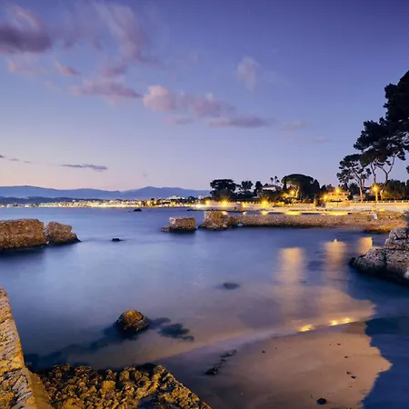 Les Pins, Premium, Sea View, Sleeps 6 * 胡安莱潘