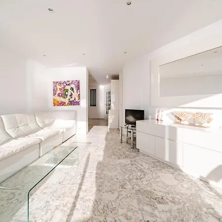 Place In Les Pins, Premium, Sea View, Sleeps 6 Apartment